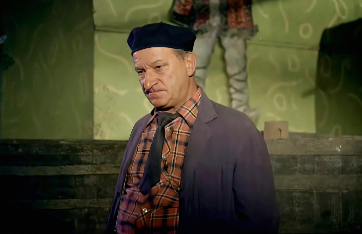 Blog de Casă: Ștefan Mihăilescu-Brăila: Citea 'Sportul popular' apoi găsea un mușteriu și-l dădea pe bani!